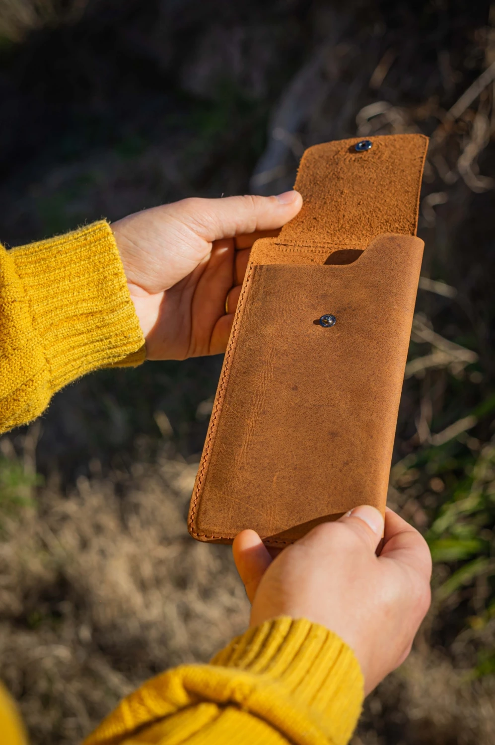extra_image_preview_porta-celular-cuero-porta-celular-cuero_1.webp