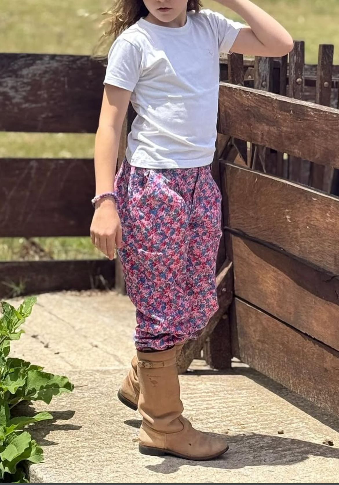 CHARABON Bombacha flores azul y roja para ni�a